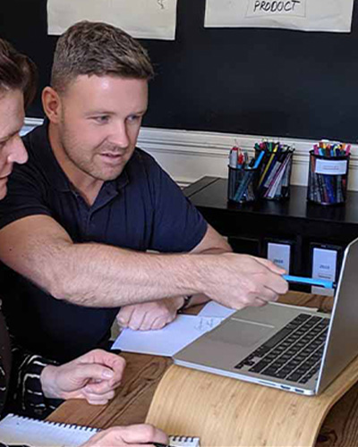 Inch&Mile Founder Marcos Keaney explaining a digital marketing strategy